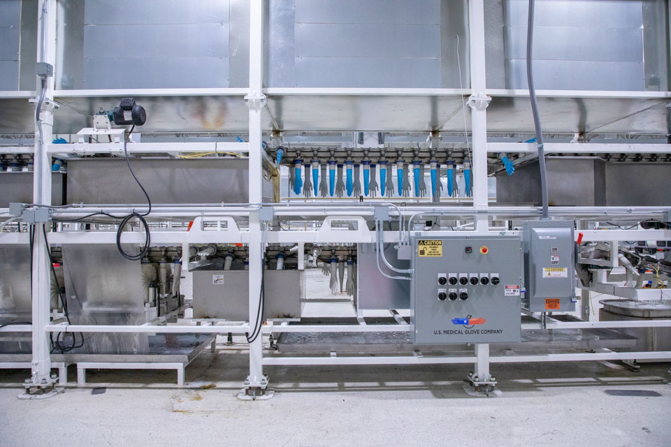 6I2A7277_Glove_molds_nitrile_dipped_v4